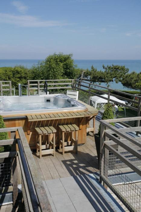 The Originals Hotel Le Cise Restaurant Chambres Et Suites Ault Eksteriør bilde
